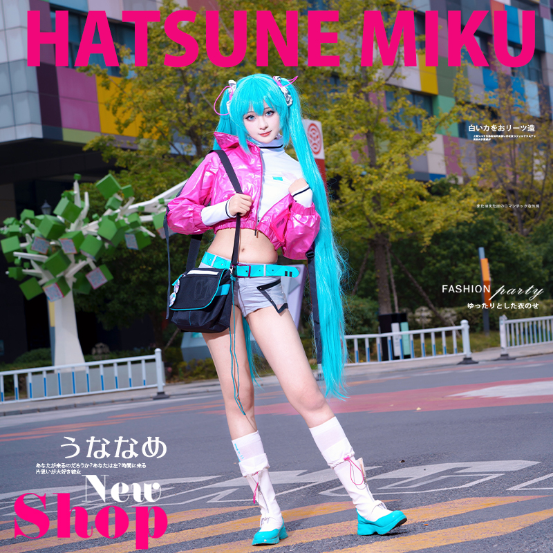 初音未来联名休闲大容量斜挎包