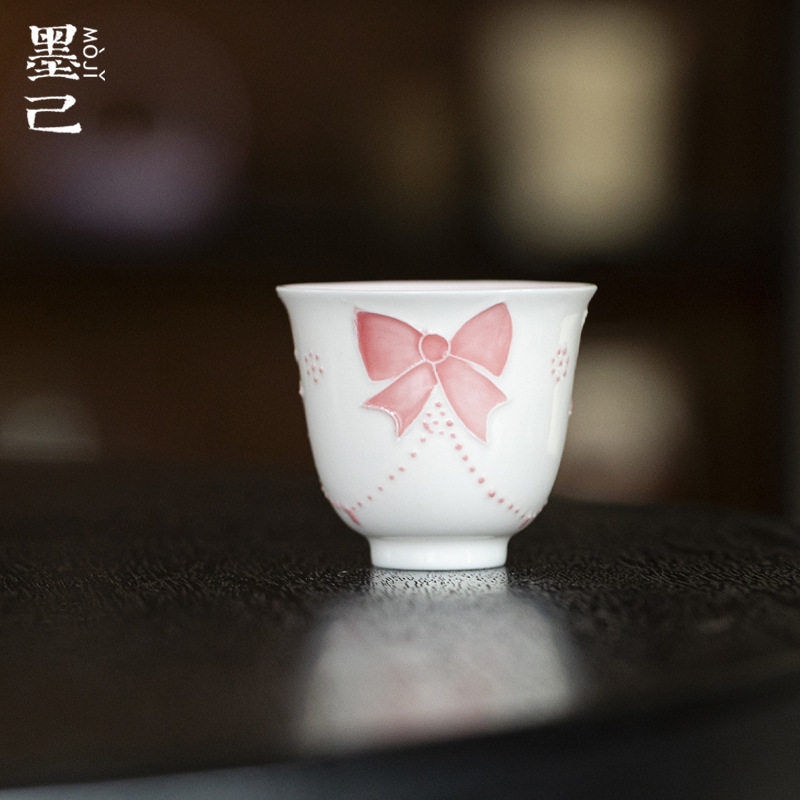 墨己有田烧手绘蝴蝶结陶瓷品茗杯家用功夫茶具单杯玉泥白瓷茶杯