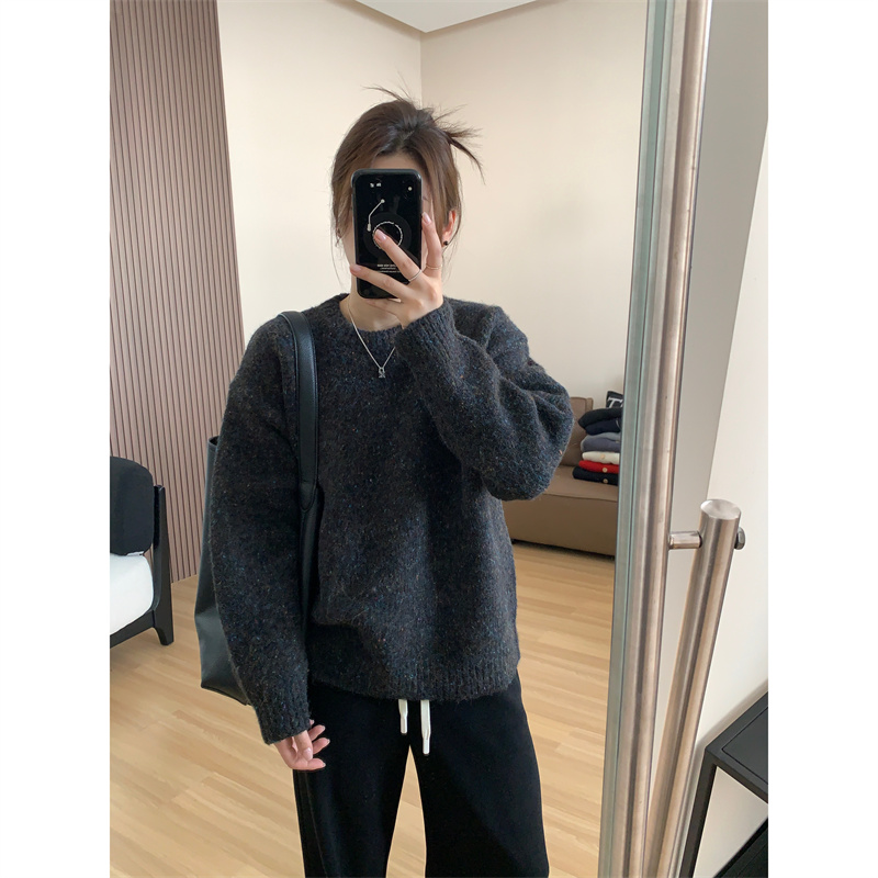 软糯厚实羊毛纱V领套头毛衣