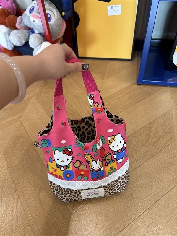 HelloKitty新款卡通手作豹纹棉布蕾丝边手提手拎包袋遛弯包便当包