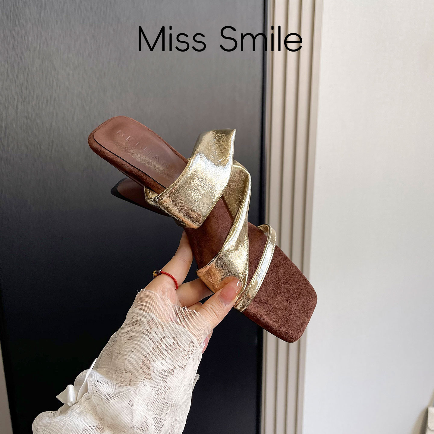 Miss Smile网红爆款法式复古半拖凉鞋女高跟异型跟外穿度假沙滩