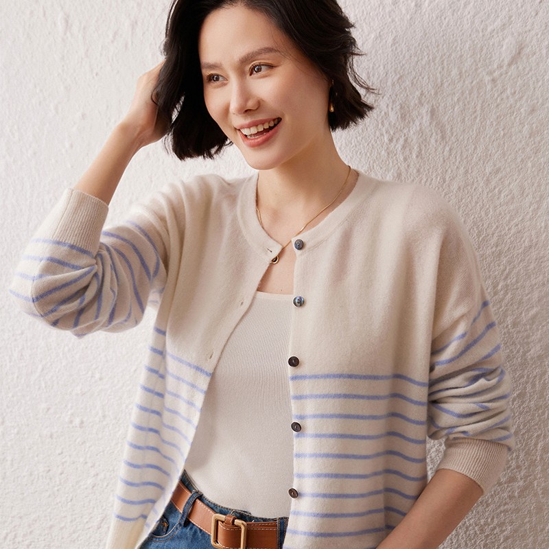 秋冬新款纯羊绒衫女圆领条纹开衫撞色毛衣外套针织宽松长袖外穿潮