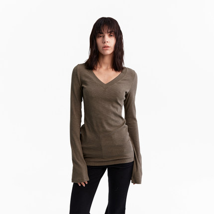 1747 慵懒V领修身显瘦随性竹节打底长袖