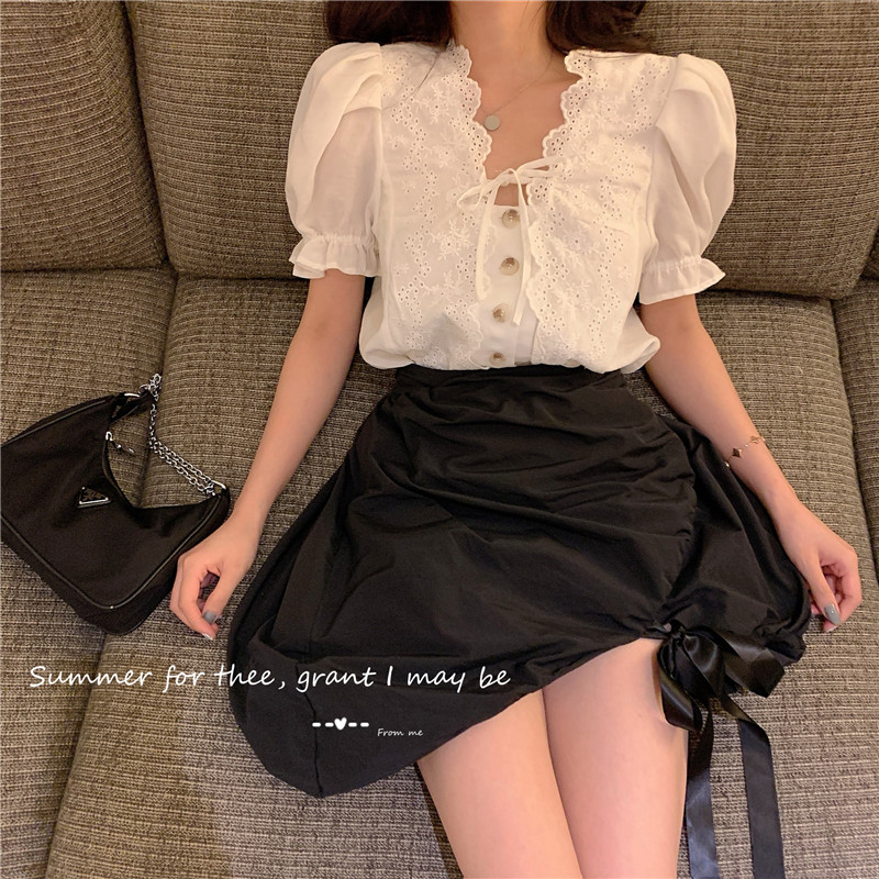 Real price ~ French Vintage Lace bubble sleeve baby shirt + high waist irregular skirt