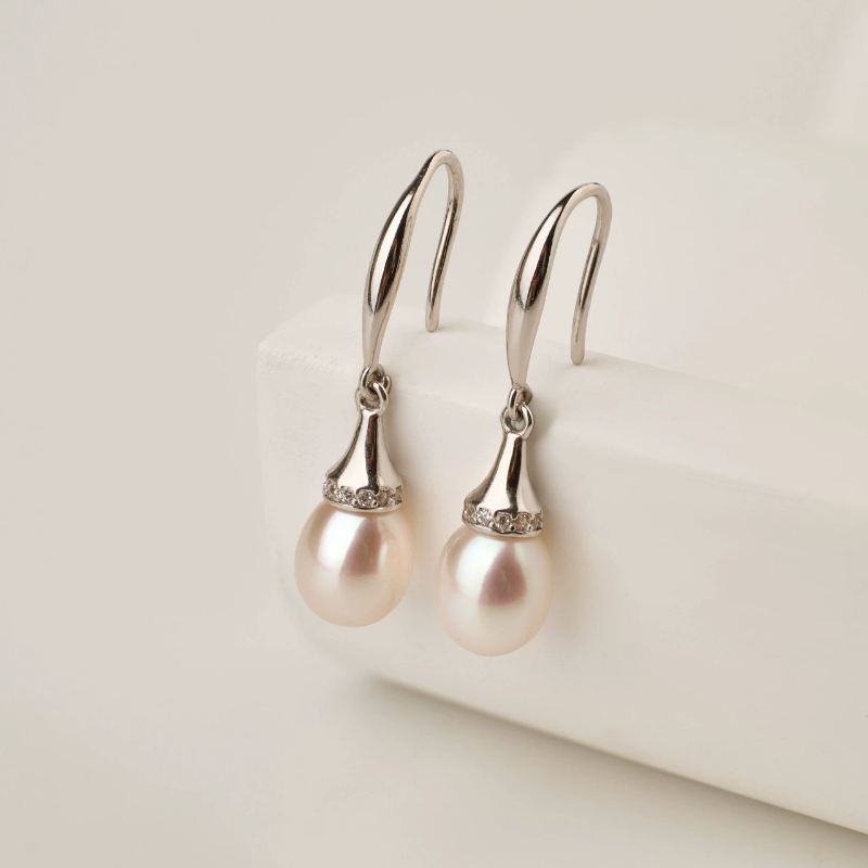 凌溪珠宝 | 轻奢气质诸暨极光淡水珍珠耳饰925纯银10-11mm水滴珠