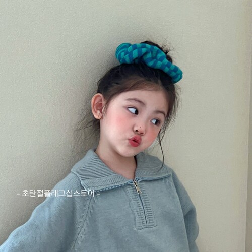 条纹洋气小女孩盘发大肠发圈儿童