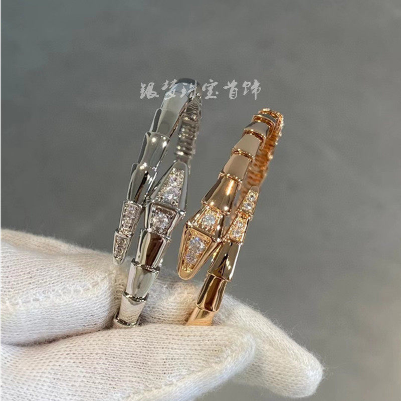 V金蛇形手镯满天星纯银镀18K金高级感开口满钻蛇骨手环百搭不掉色