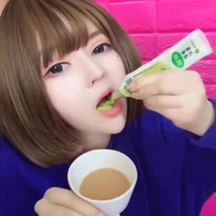 仿真芥酱油不辣不呛直播整蛊道具主播流量不辣根道具芥辣淡咸口味