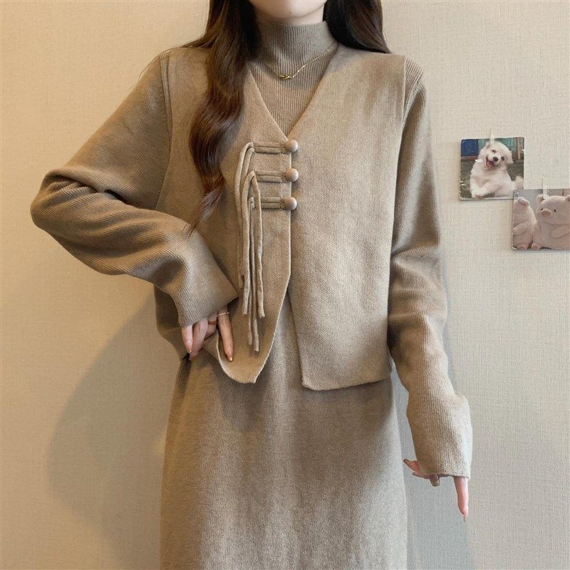 大码秋装搭配一整套今年流行新中式国风盘扣马甲裙子两件套装