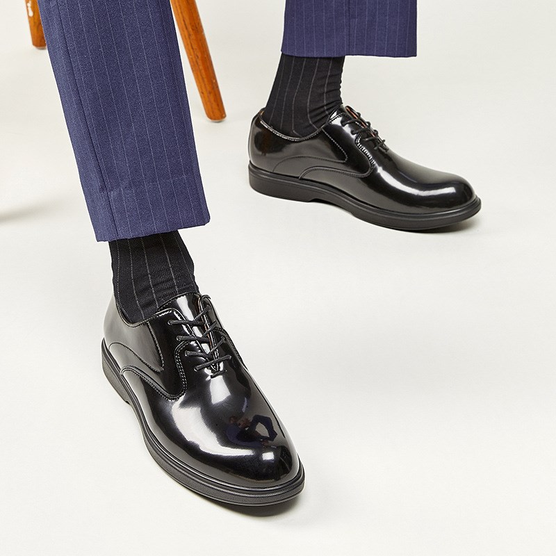 英伦风2025新款真皮亮面商务休闲皮鞋男士正装漆皮圆头牛津鞋系带