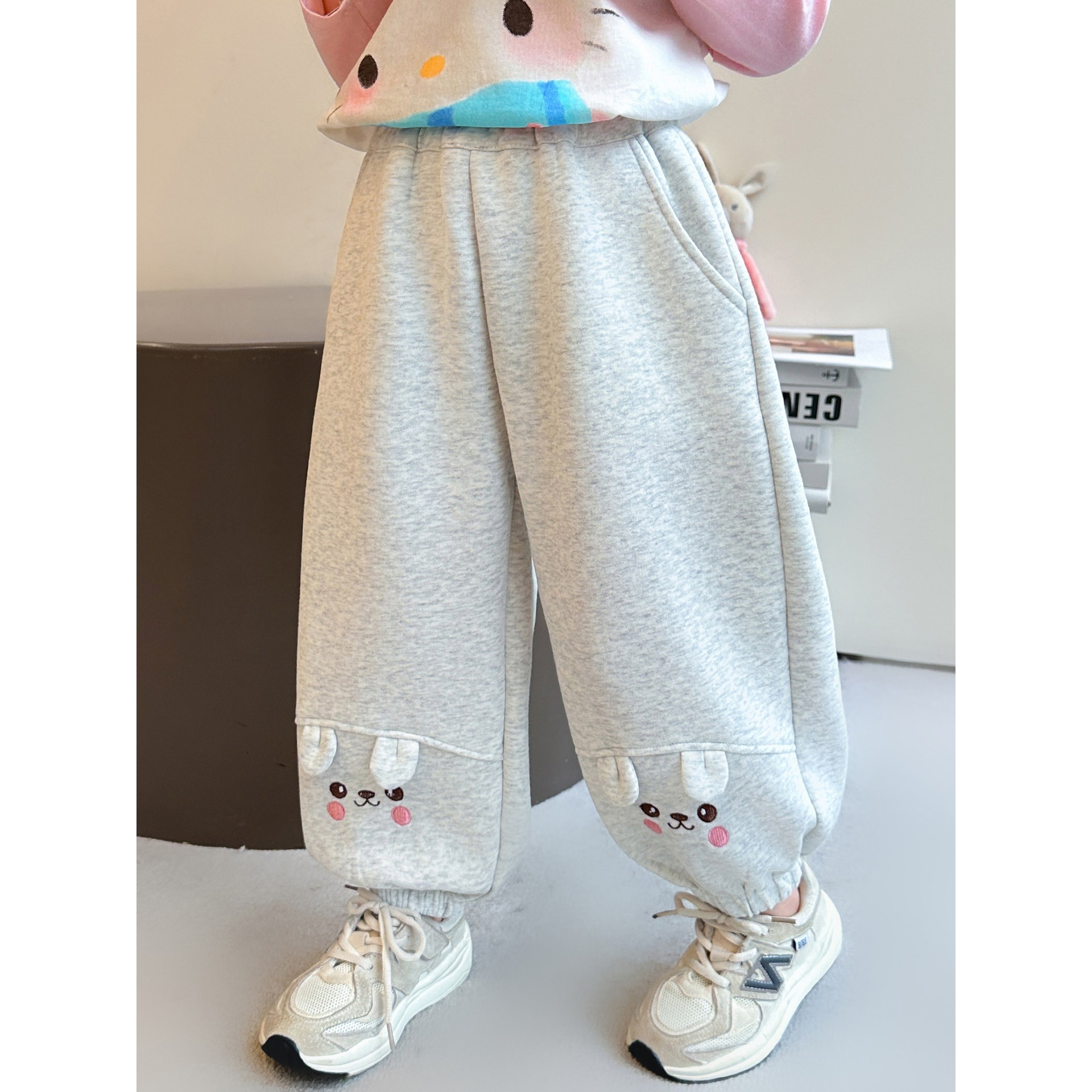 女童春季休闲卫裤2026新款洋气儿童运动裤子春秋装宝宝韩版束脚裤