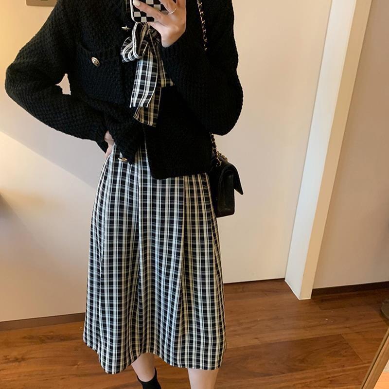2022春秋季新款早秋法式黑白格子连衣裙女长袖气质宽松中长款裙子