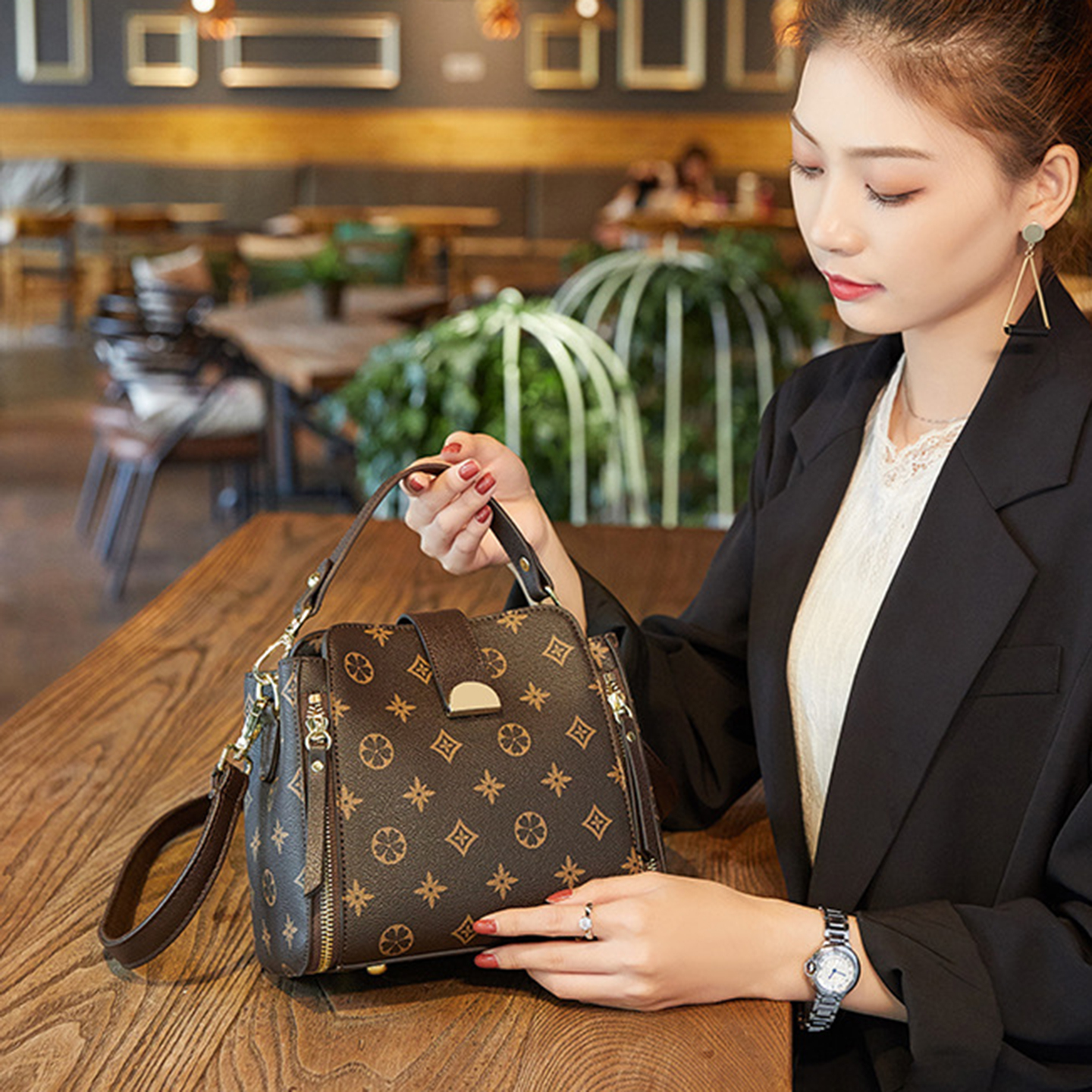 2025新款女包百搭手提单肩斜挎包