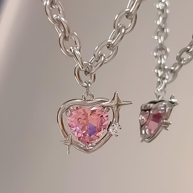 Pink heart pendant necklace粉色爱心吊坠锁骨链女士爱心项链女