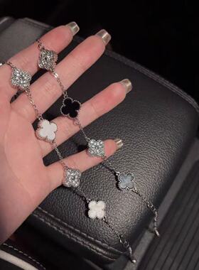 四叶草手链女轻奢高级感小众设计锆石花朵百搭黑白熊猫款手饰链