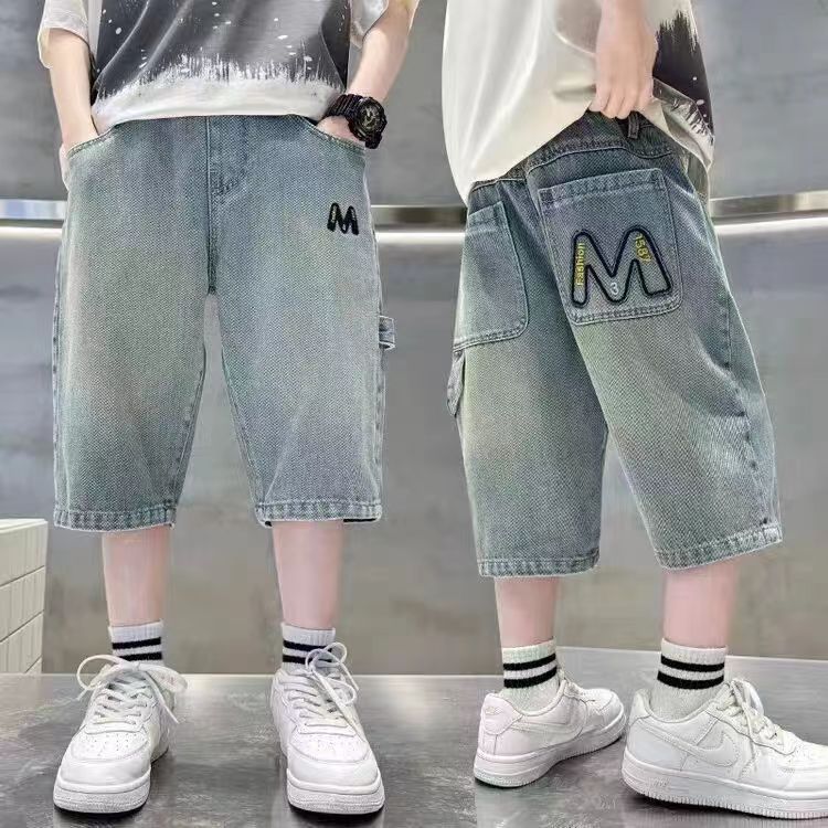 儿童字母M牛仔短裤夏装裤子夏季薄款中大童2024新款夏男孩中裤