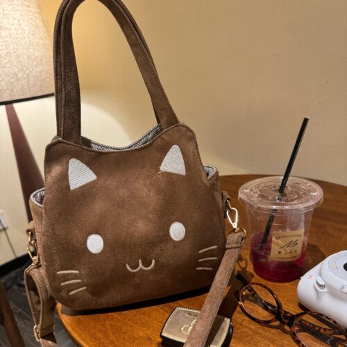 可爱猫咪斜挎包女2026新款卡通小方包高级感小众外出通勤单肩包