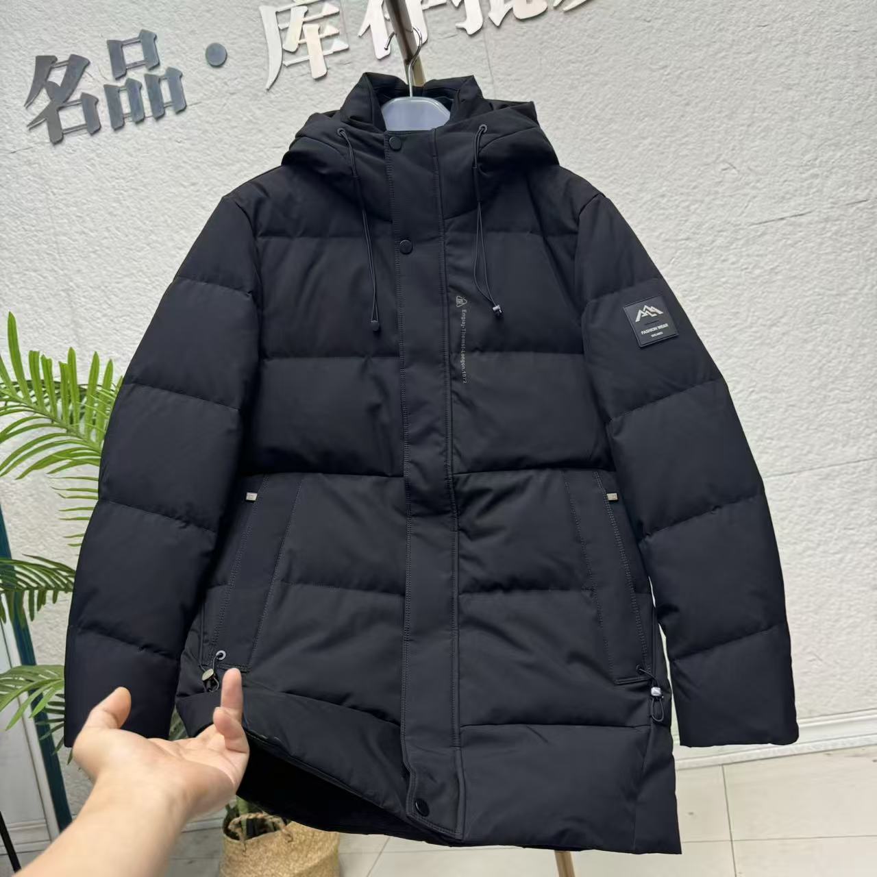 男士连帽抽绳加厚保暖羽绒服