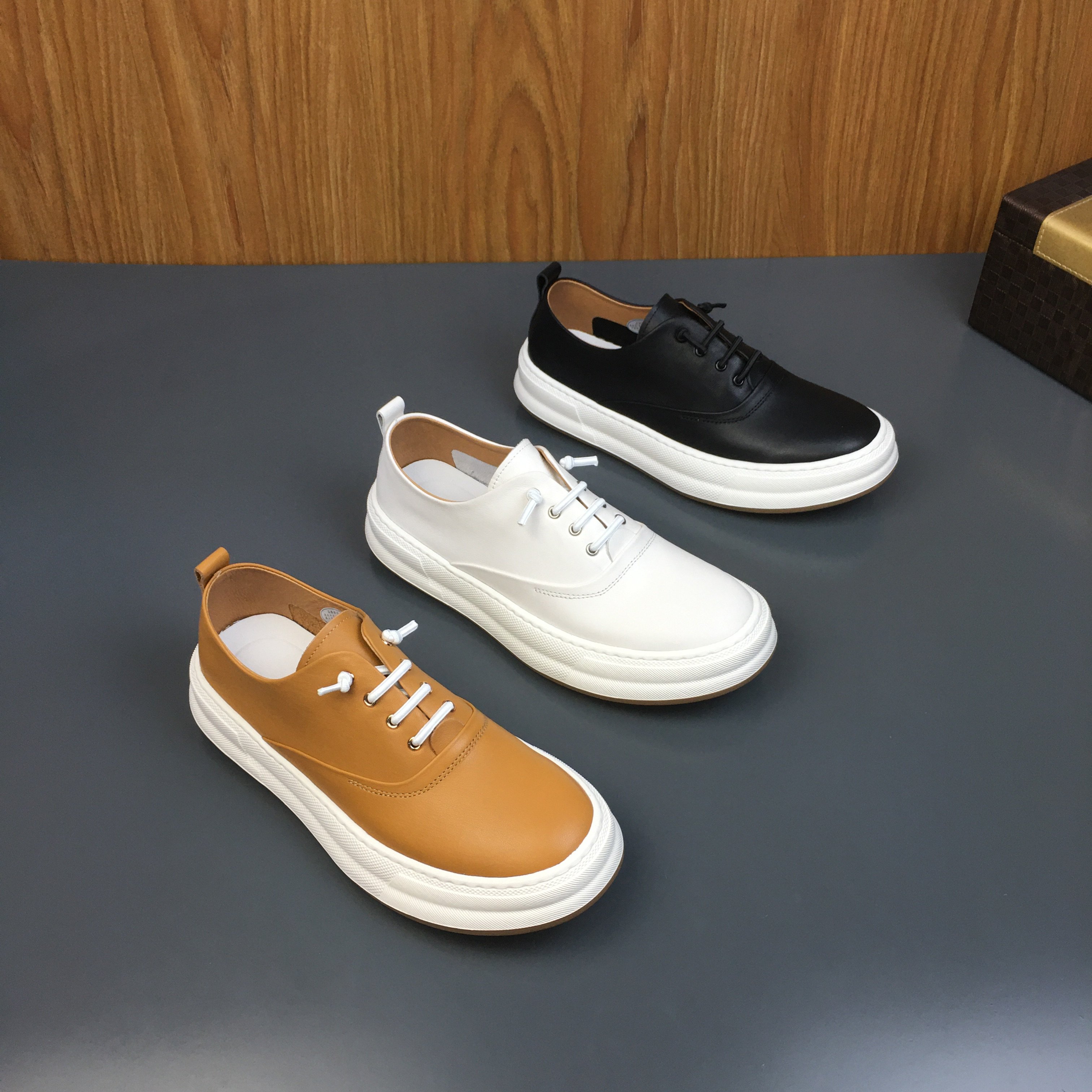 2026夏季新款头层牛皮男鞋真皮免系带休闲鞋轻便软底一脚蹬乐福鞋