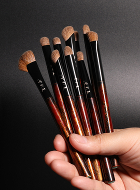 夏彩堂绣金遮瑕刷眼影刷铺色化妆刷膏体鼻影刷黄狼尾毛动物毛刷子