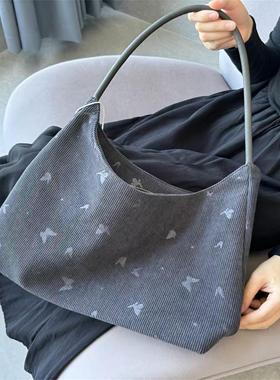 超多人种草~！吊牌价398 公司单品牌 灯芯绒蝴压花托特包单肩女包