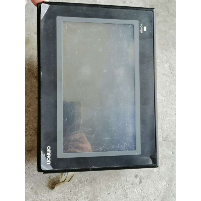 拍前询价：二手触摸屏NB7W-TW01B壳子破损通电显示正常