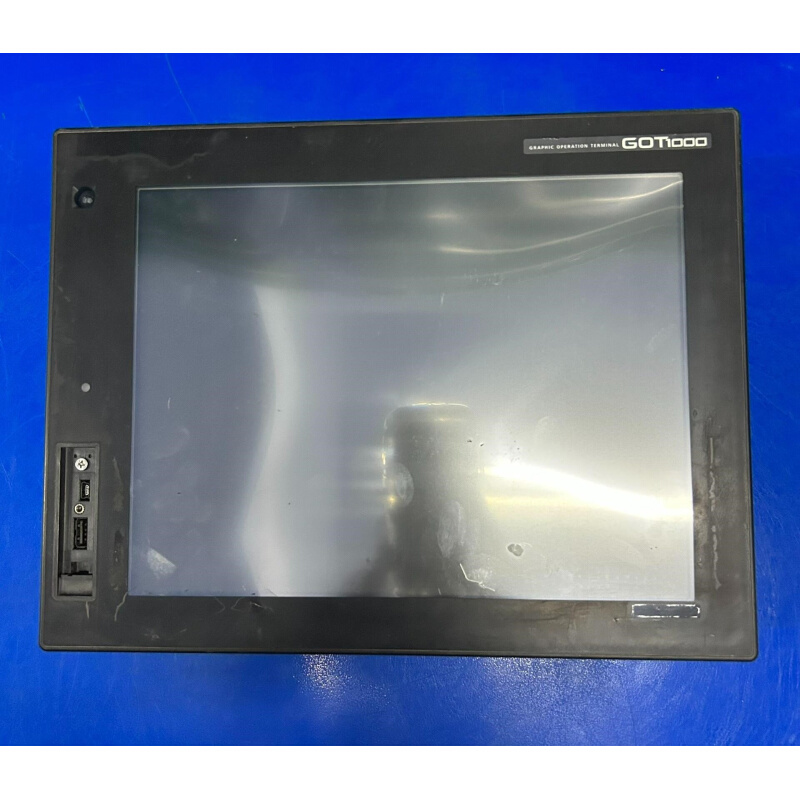 拍前询价：三菱触摸屏GT1685M-STBD，正常拆机件