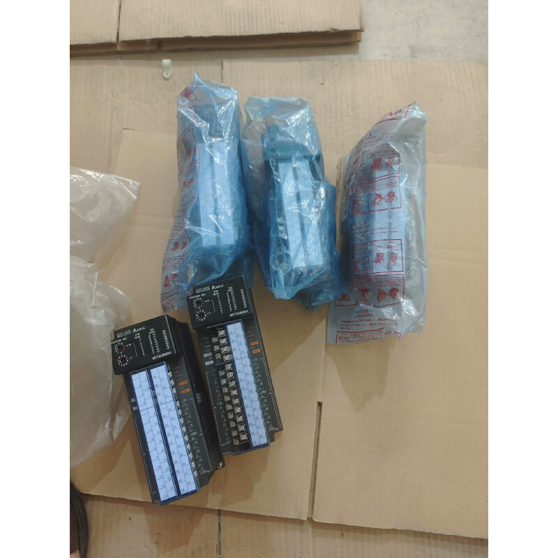 拍前询价：[议价]AX81C两个，AX80Y80C三个，仓库库存货无包装实