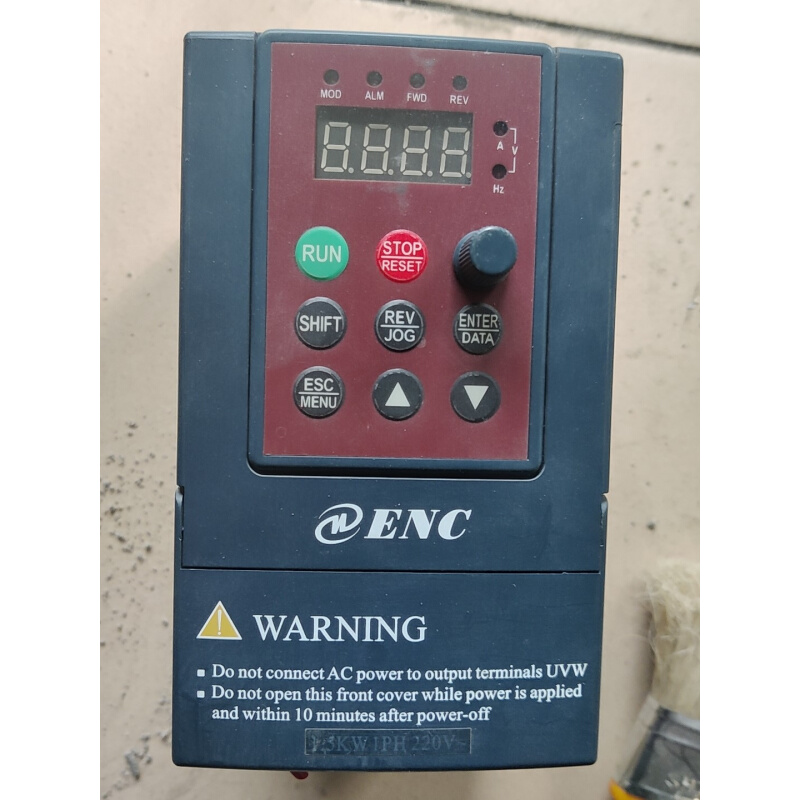 拍前询价：（议价）易能变频器功能完好成色好  EDS800-2S0015.