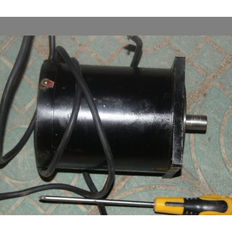 拍前询价：130步进电机 130BYG250A二相24NM 二手拆机