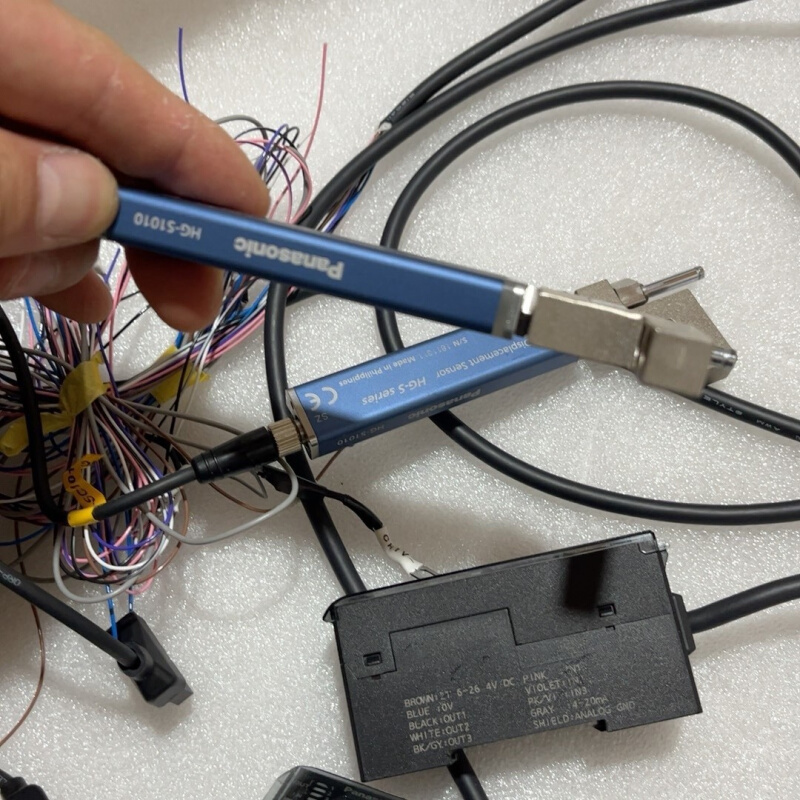 拍前询价：（议价） 激光微动传感器。拆机，成色如图，功能完好.