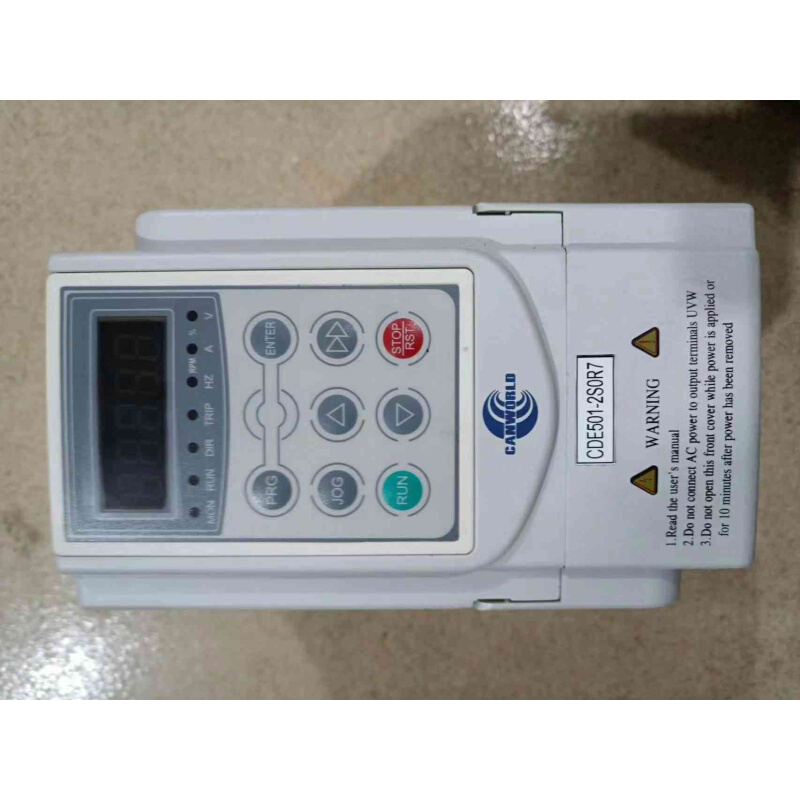 拍前询价：康元变频器CDE501-2S0R7,九成新,功能正常,标价为询价