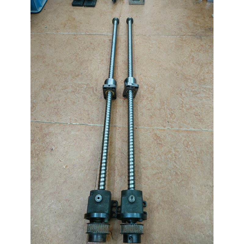 拍前询价：[议价]日本THK  KⅩ滚珠丝杆 直径20mm 螺距10mm。总长