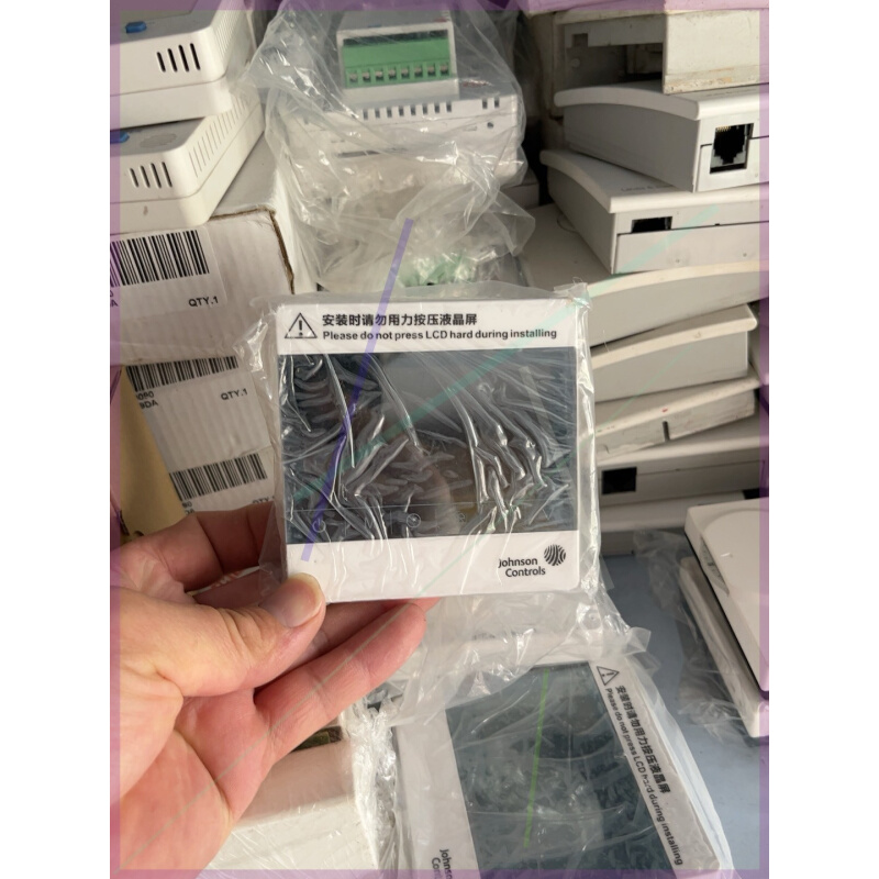 拍前询价：Johnson江森T8200-TB20-9JS0 风机盘管触