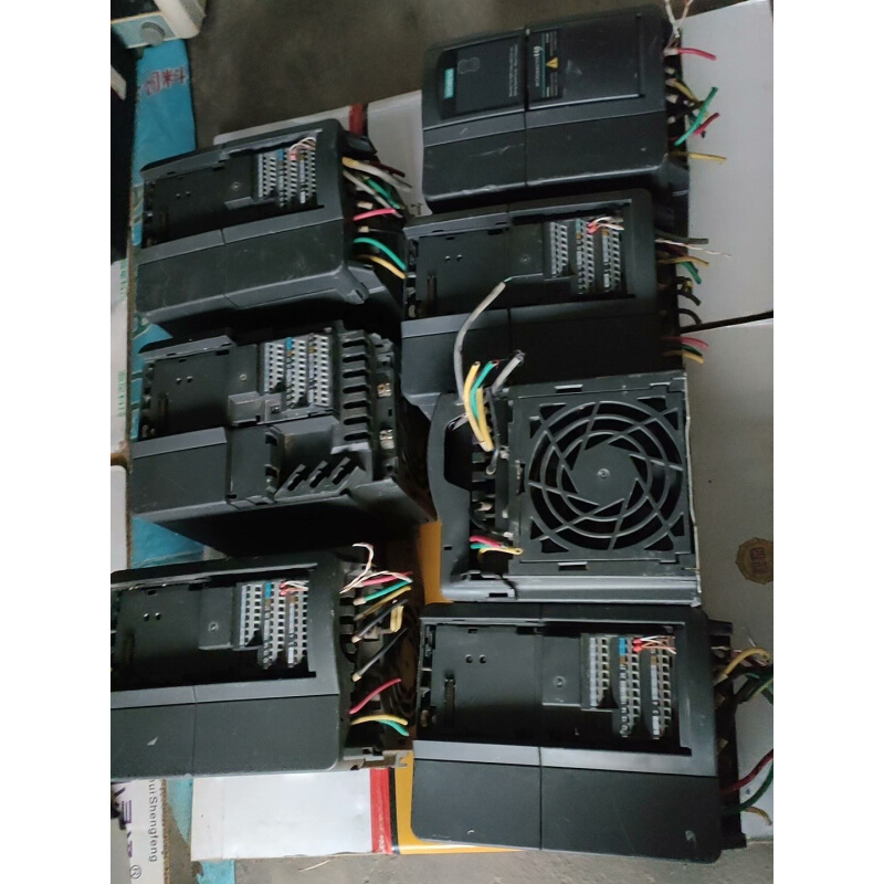 拍前询价：（议价）6SE6440-2UD22-2BA1440拆机变频器