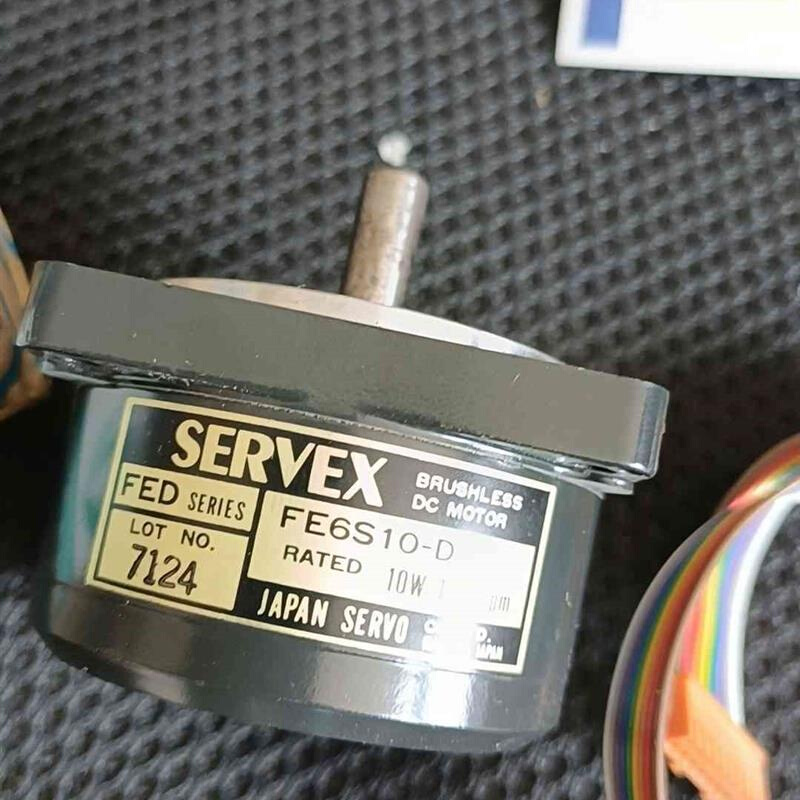 拍前询价：日本SERVEX步进马达 型号FE6S10-D3 全新包装实议价议