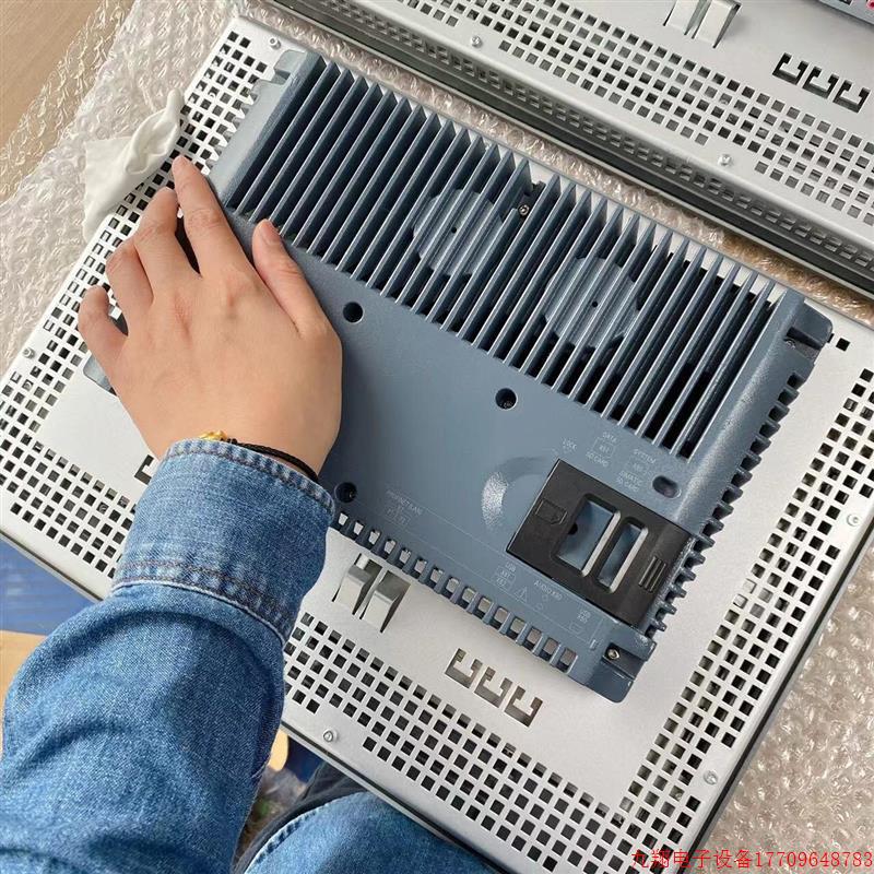 拍前询价:6AV2 124-0QC02-0AX0,带包装