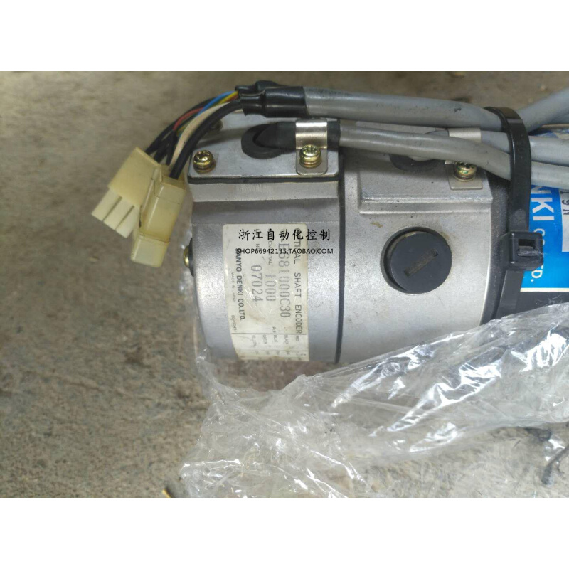 拍前询价：旧/三羊SANYO直流伺服电机带编码器U718-012E  75V 300