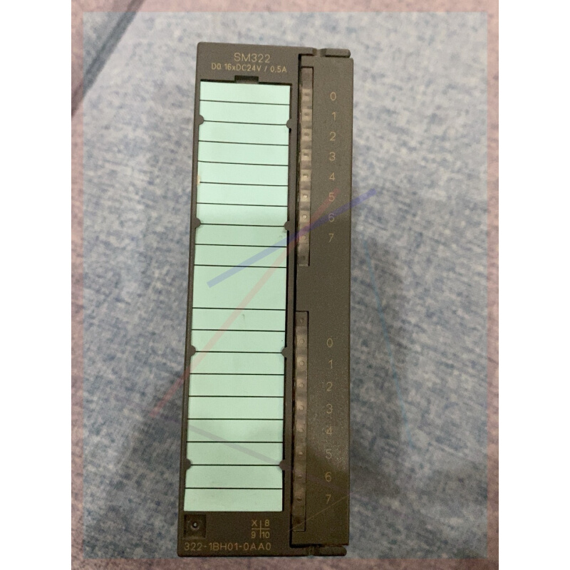 拍前询价：数字量输出模块322-1BH01-0AA0，成色好。