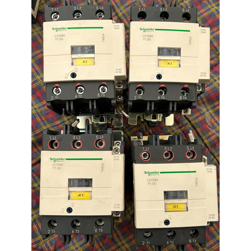 拍前询价：施耐德LC1D80 DC  电压DC24V 数量4只   触