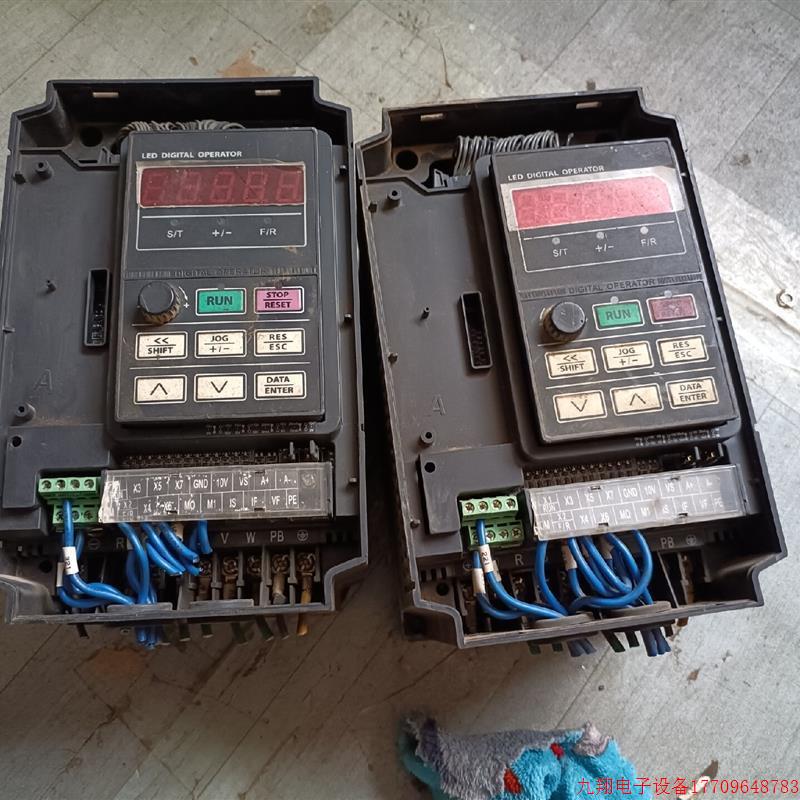 拍前询价:SINEE变频器 TC3A05-4R0-3AB  两台 原装【议价产品】