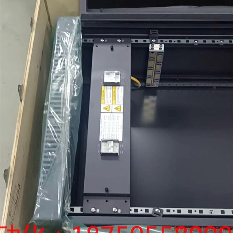 拍前询价:MA5800机柜,带PDU开关,不含线。