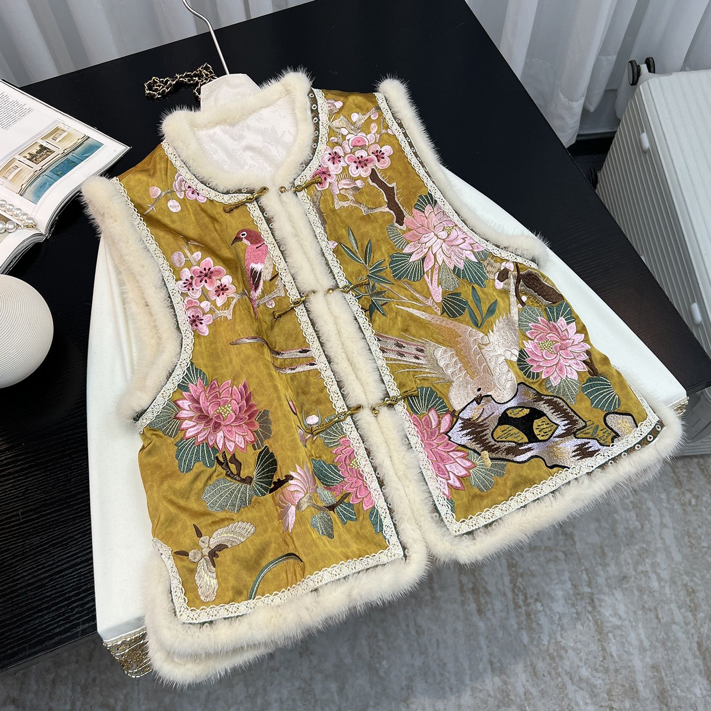 中国风重工刺绣花鸟马甲