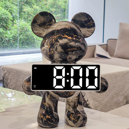 轻奢暴力熊时钟摆件台式钟表装饰品LED显示屏数子电子钟乔迁礼品