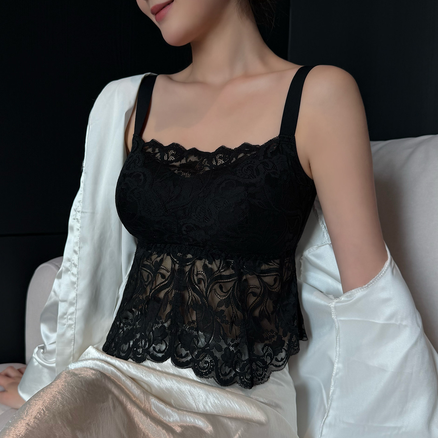 大码抹胸防走光蕾丝吊带背心女内搭外穿一体式免穿文胸显小打底衫