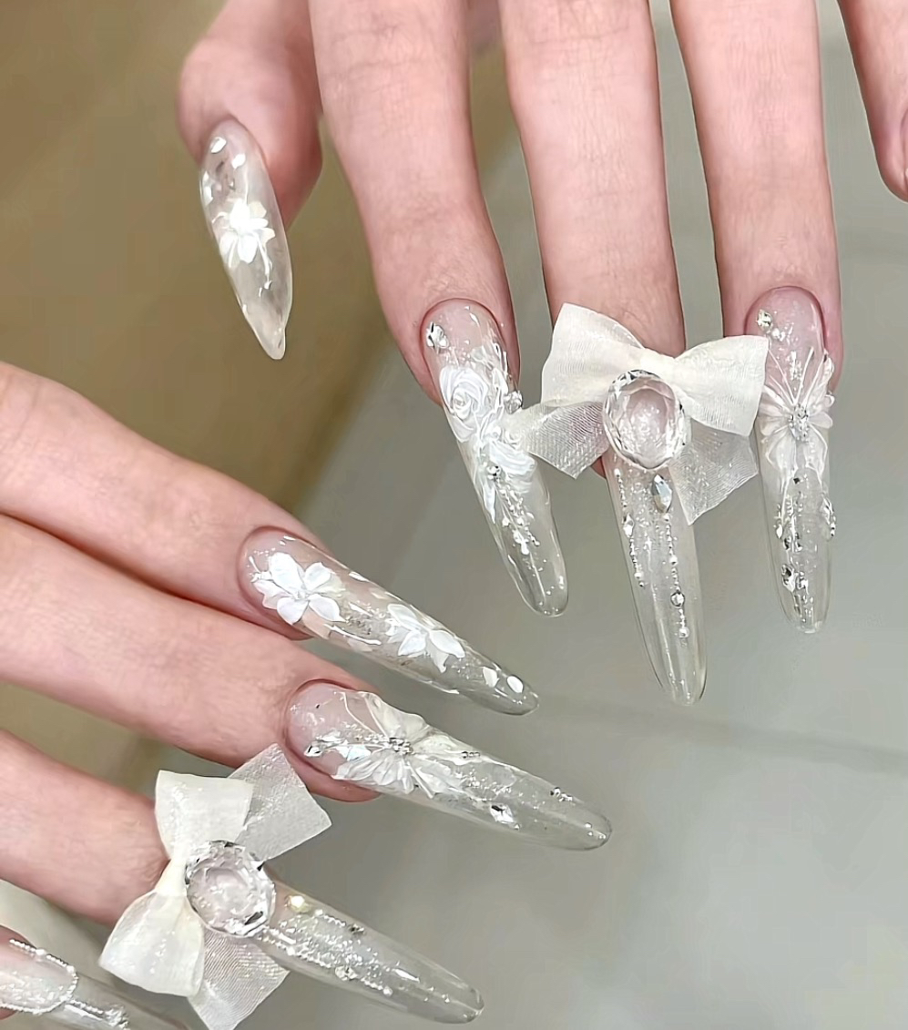 仙气爆闪手绘多元素花卉蝴蝶新娘甲纯手工制作穿戴甲