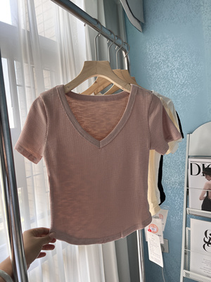 美式V领正肩显瘦短款上衣