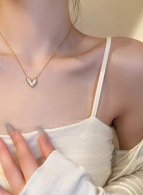 爱心贝母钛钢项链女2024新款潮小众轻奢设计感锁骨链简约气质饰品