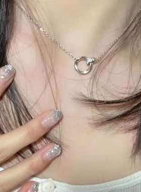 莫比乌斯环环相扣项链女轻奢高级感设计小众锁骨链情侣闺蜜项链