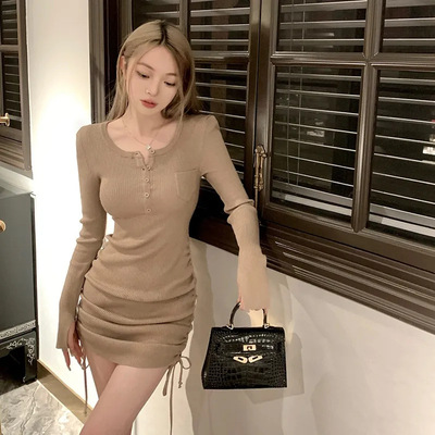 纯欲辣妹风修身打底连衣裙